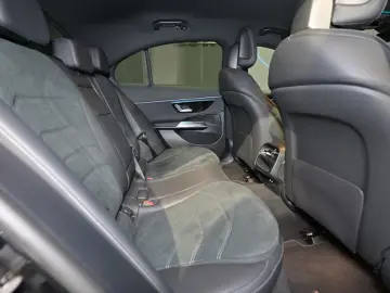 MERCEDES-BENZ E 220 d AMG DISTRO DIGITAL STHZG