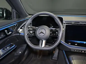 MERCEDES-BENZ E 220 d AMG DISTRO DIGITAL STHZG
