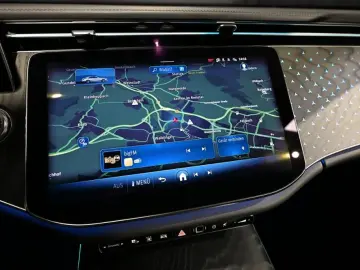 MERCEDES-BENZ E 220 d AMG DISTRO DIGITAL STHZG