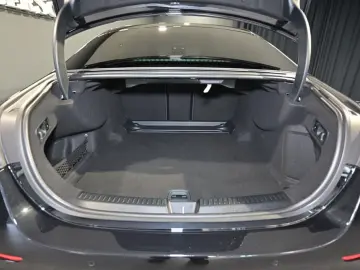 MERCEDES-BENZ E 220 d AMG DISTRO DIGITAL STHZG