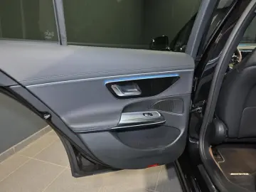 MERCEDES-BENZ E 220 d AMG DISTRO DIGITAL STHZG