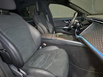 MERCEDES-BENZ E 220 d AMG DISTRO DIGITAL STHZG
