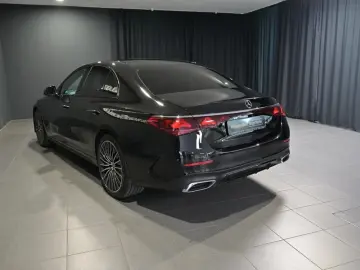 MERCEDES-BENZ E 220 d AMG DISTRO DIGITAL STHZG