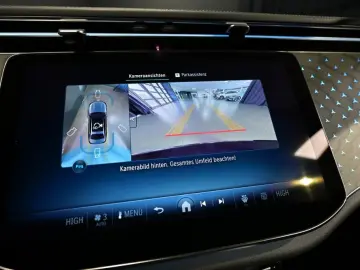 MERCEDES-BENZ E 220 d AMG DISTRO DIGITAL STHZG