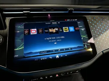 MERCEDES-BENZ E 220 d AMG DISTRO DIGITAL STHZG