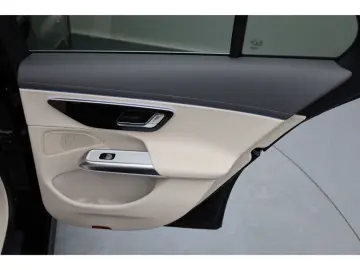 MERCEDES-BENZ E 300 de AMG LederBeige Fahrass  Sitzk…