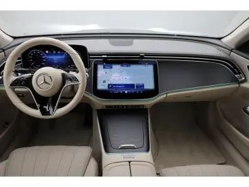 MERCEDES-BENZ E 300 de AMG LederBeige Fahrass  Sitzk…