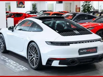 PORSCHE 992 4S