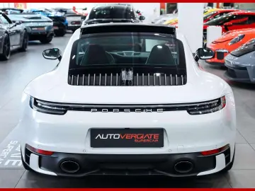 PORSCHE 992 4S