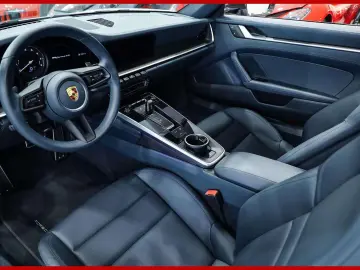 PORSCHE 992 4S