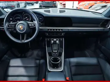 PORSCHE 992 4S