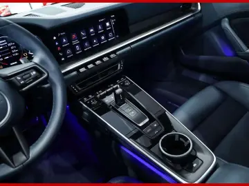 PORSCHE 992 4S