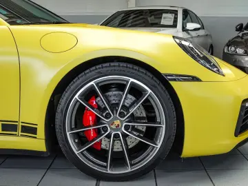 PORSCHE 992 Carrera 4S LIFT