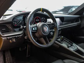 PORSCHE 992 Carrera 4S LIFT