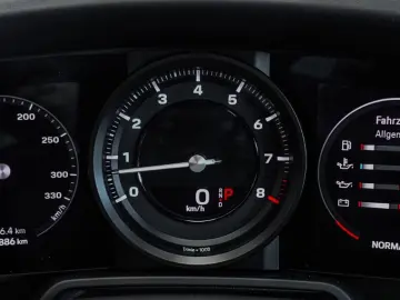 PORSCHE 992 Carrera 4S LIFT