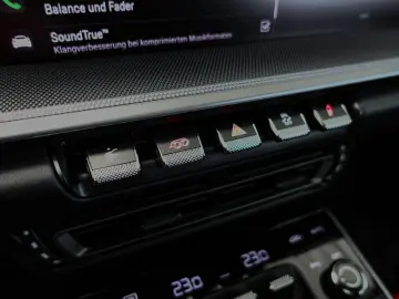PORSCHE 992 Carrera 4S LIFT