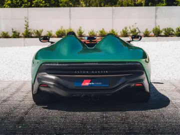 Aston Martin DB DBR22   1 OF 22   DBR22 Green   Carbon