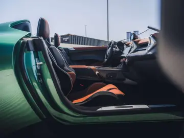 Aston Martin DB DBR22   1 OF 22   DBR22 Green   Carbon