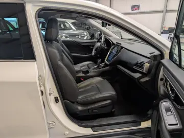 SUBARU Outback 2.5i Platinum EyeSight AWD LED CAM