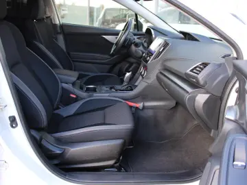 SUBARU Impreza 1.6 4x4  LED Navi Rückf-kam Sitzh