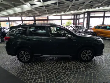 SUBARU Forester 2.0ie MHEV PLATINUM ACC LED PANO