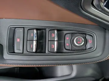 SUBARU Forester 2.0ie MHEV PLATINUM ACC LED PANO