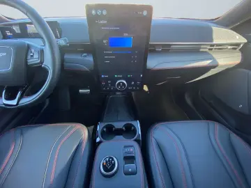 FORD Mustang Mach-E AWD Standard Range 360-Kamera USB