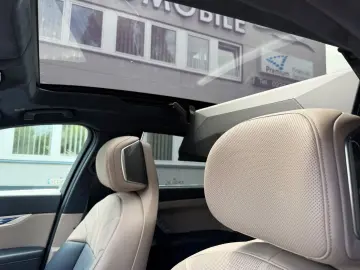 BMW 750 e xDrive Design Pure Fond Entert NP 167.000€