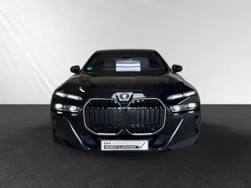 BMW 750e xDr MSp Pro SkyLounge ExecLounge TV Massage B&W