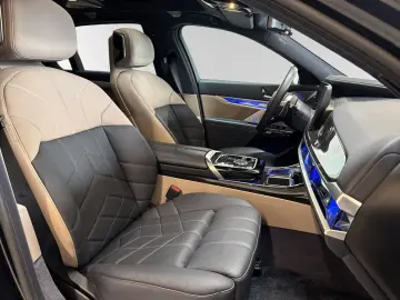 BMW 750e xDr MSp Pro SkyLounge ExecLounge TV Massage B&W