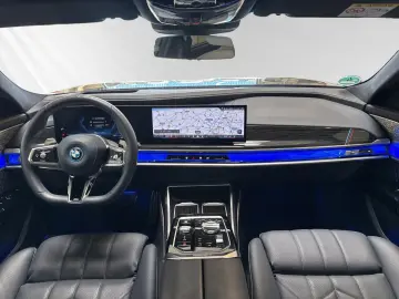 BMW 750e xDr MSp Pro SkyLounge ExecLounge TV Massage B&W