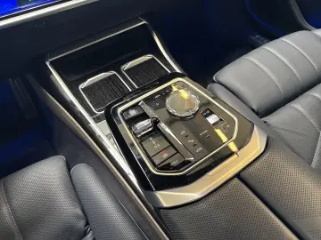 BMW 750e xDr MSp Pro SkyLounge ExecLounge TV Massage B&W