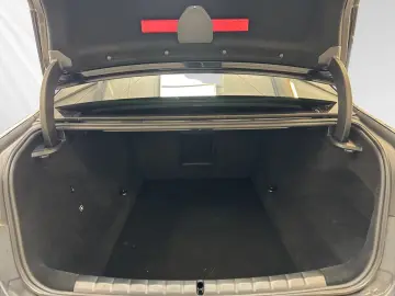 BMW 750e xDr MSp Pro SkyLounge ExecLounge TV Massage B&W