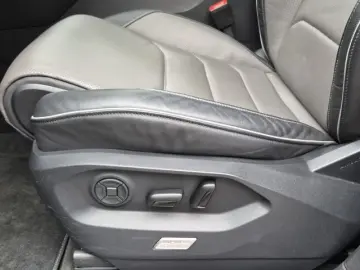 VW Touareg 3.0 TDI R-LINE BLACK PANO LM20 IQ.LIGHT
