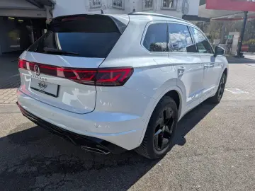 VW Touareg 3.0TDI R-Line Pano IQ Drive Kessy Matrix