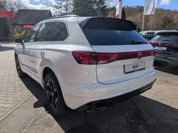 VW Touareg 3.0TDI R-Line Pano IQ Drive Kessy Matrix