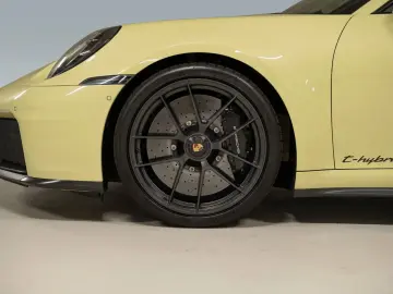 PORSCHE 992 Carrera GTS PCCB BOSE Abstandsregeltempostat