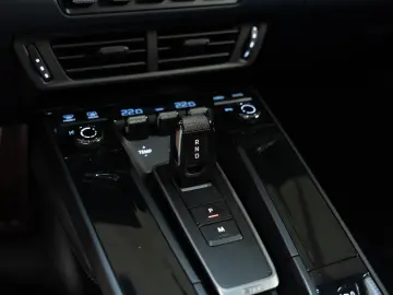 PORSCHE 992 Carrera GTS PCCB BOSE Abstandsregeltempostat