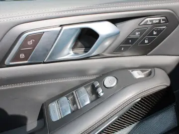 BMW X7 xDr40d MSp Pro SkyLounge B&W Massage Ventil SoftClose