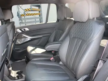 BMW X7 xDr40d MSp Pro SkyLounge B&W Massage Ventil SoftClose