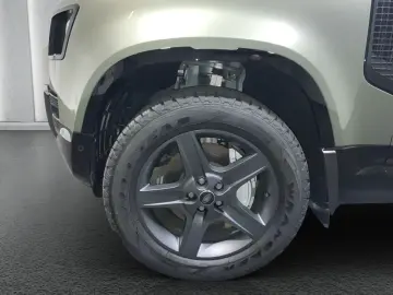 LAND ROVER Defender 110 D300 X-Dynamic SE   Komf.Plus