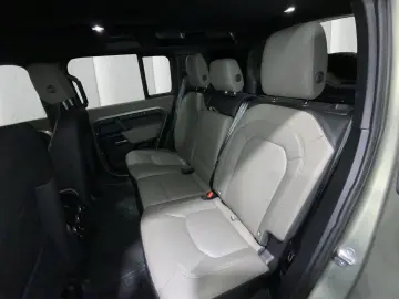 LAND ROVER Defender 110 D300 X-Dynamic SE   Komf.Plus
