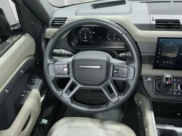 LAND ROVER Defender 110 D300 X-Dynamic SE   Komf.Plus