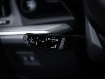 PORSCHE Cayenne Coupe E-Hybrid ACC PANO LUFT BOSE 360