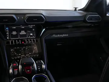 Lamborghini Urus S  PANO HEAD-UP SOFT B&O