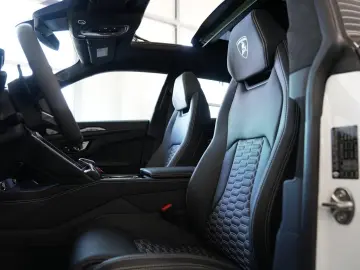 Lamborghini Urus S  PANO HEAD-UP SOFT B&O