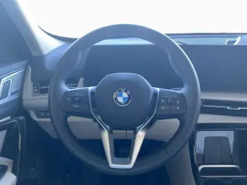 BMW X1 xDrive20d Navi RFK H K eSportsitze AHK Ad-LED