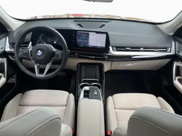 BMW X1 xDrive20d xLine AdLED AHK Kam H K elSi St Go