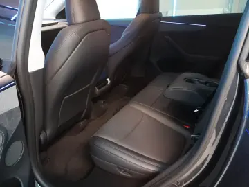 Tesla Model Y Premium Long Range Dual AWD
