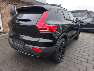 Volvo XC40 B3 Black Edition Plus Memory Sitze HarmanKa